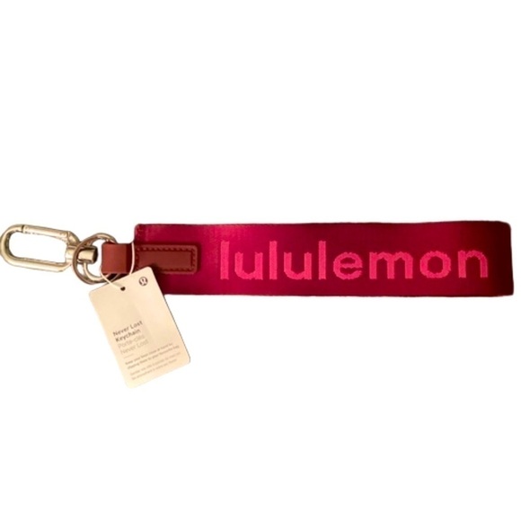 NWT LULULEMON NEVER LOST KEYCHAIN WINE BERRY SONIC PINK PURSE FOB for ebb bag - Picture 3 of 6
